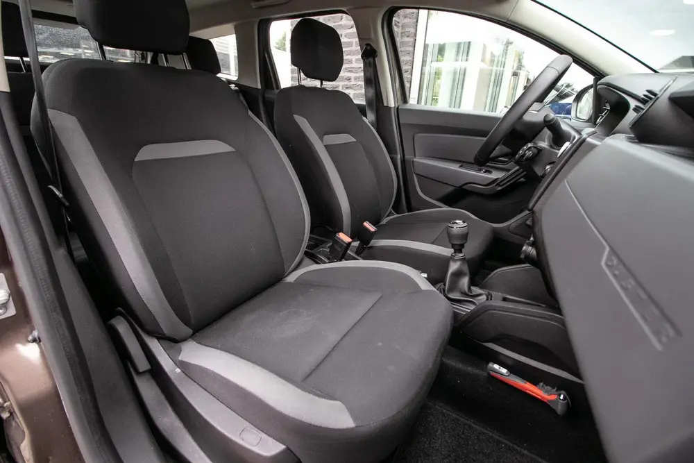 Dacia Duster 1.0 TCe Essential uit 2021, foto 6