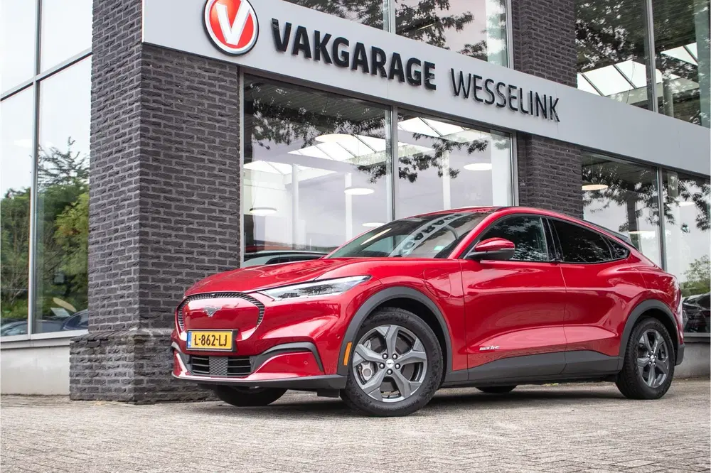 Ford Mustang Mach-E RWD 75 kWh uit 2021, foto 14