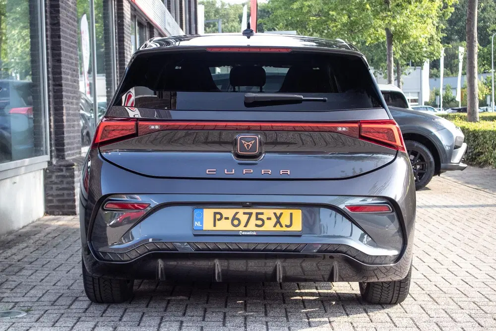 Cupra Born Adrenaline One 62 kWh uit 2022, foto 10