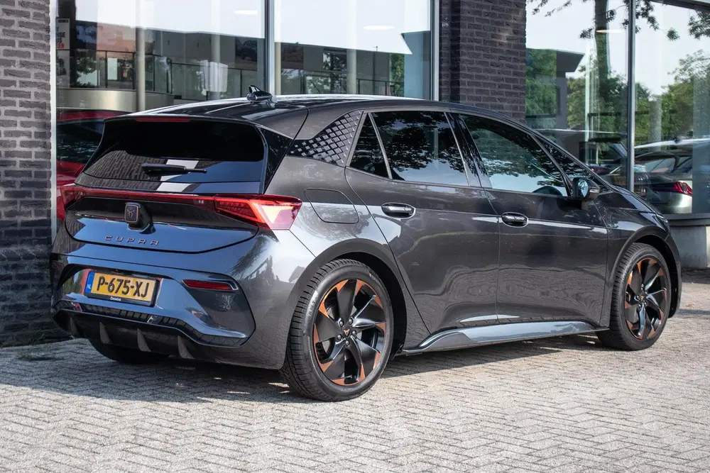 Cupra Born Adrenaline One 62 kWh uit 2022, foto 2