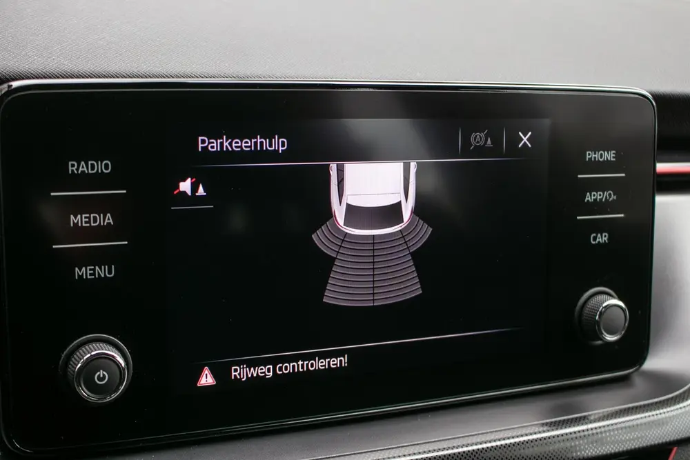 Skoda Scala 1.0 TSI Sport Business | Trekhaak | Sportstoelen uit 2019, foto 20