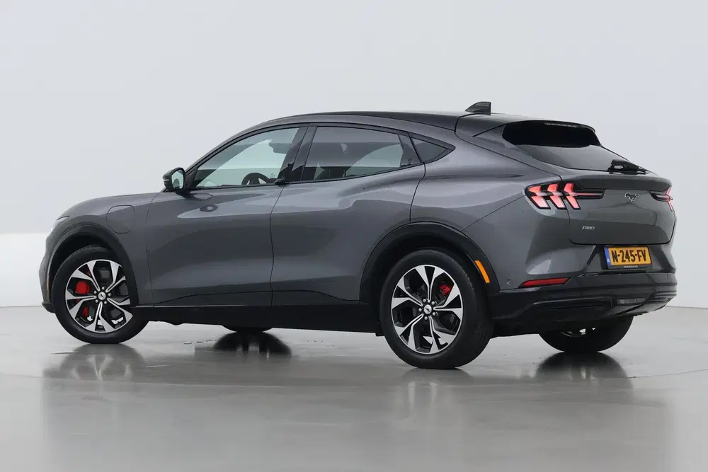 Ford Mustang Mach-E Extended AWD 98 kWh uit 2021, foto 2