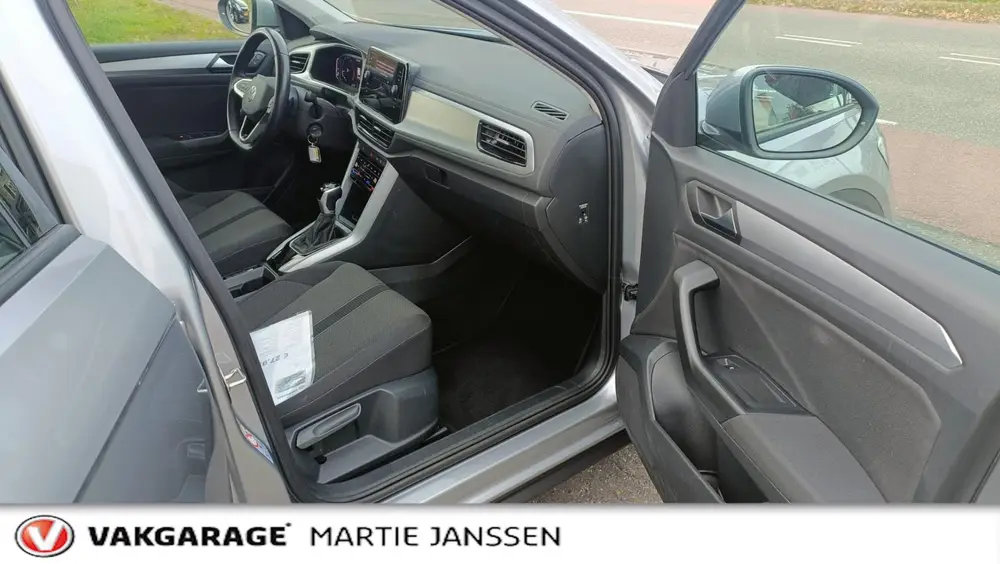 Volkswagen T-Roc 1.5 TSI Life Business uit 2022, foto 14