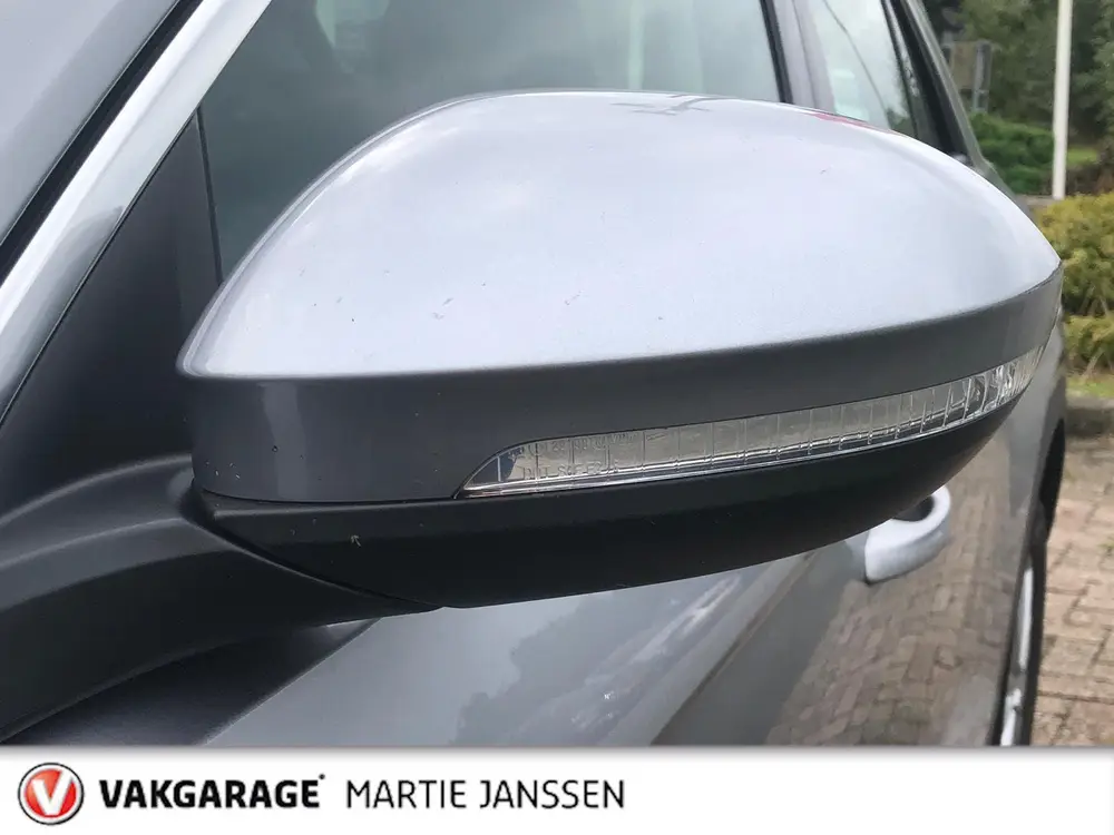 Volkswagen T-Roc 1.5 TSI Life Business uit 2022, foto 7