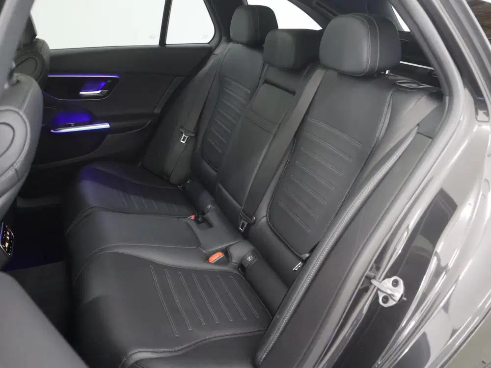 Mercedes-Benz C-Klasse 180 AMG Line uit 2024, foto 11