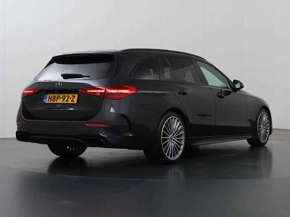 Mercedes-Benz C-Klasse 180 AMG Line uit 2024, foto 2
