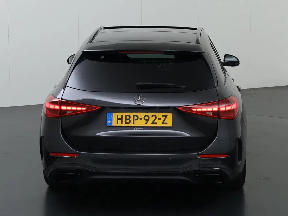 Mercedes-Benz C-Klasse 180 AMG Line uit 2024, foto 4