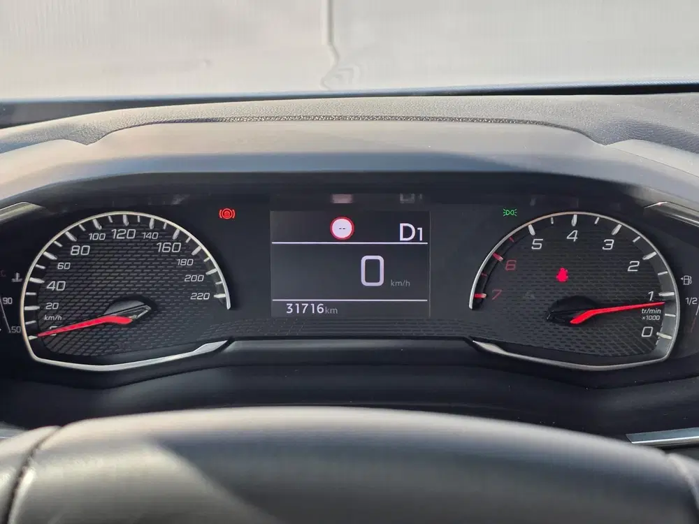 Peugeot 2008 1.2 130pk Active Pack Navigatie uit 2021, foto 12