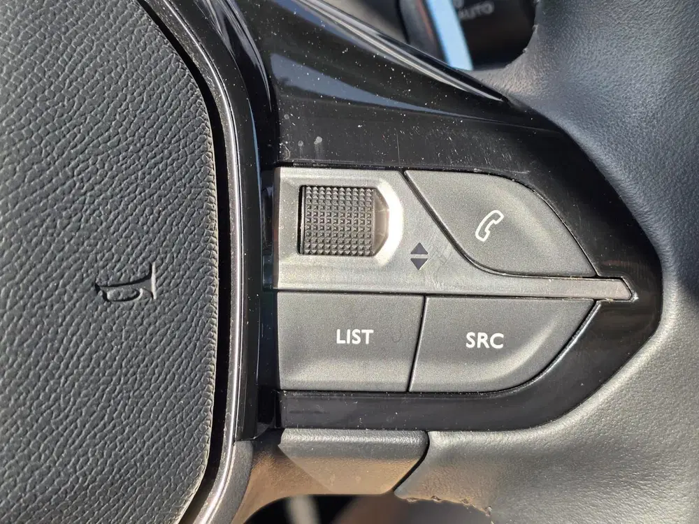 Peugeot 2008 1.2 130pk Active Pack Navigatie uit 2021, foto 16