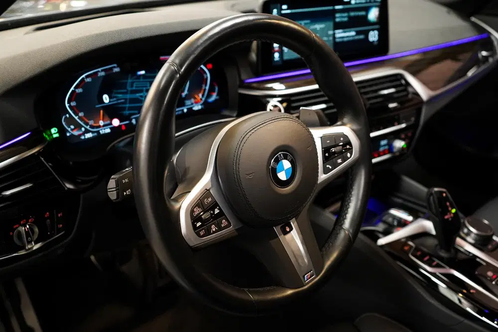 BMW 5-serie 530i M-Sport M Sport uit 2023, foto 10
