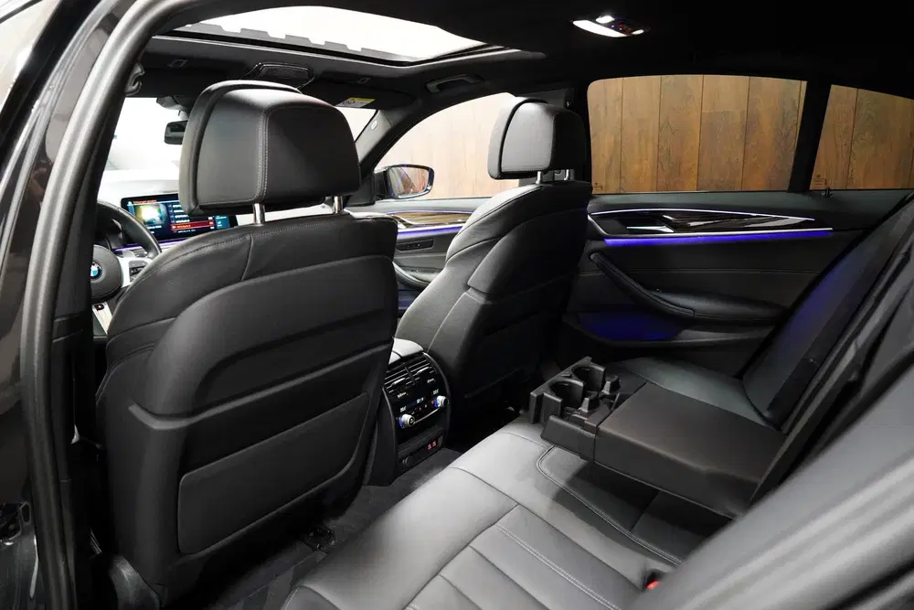 BMW 5-serie 530i M-Sport M Sport uit 2023, foto 17