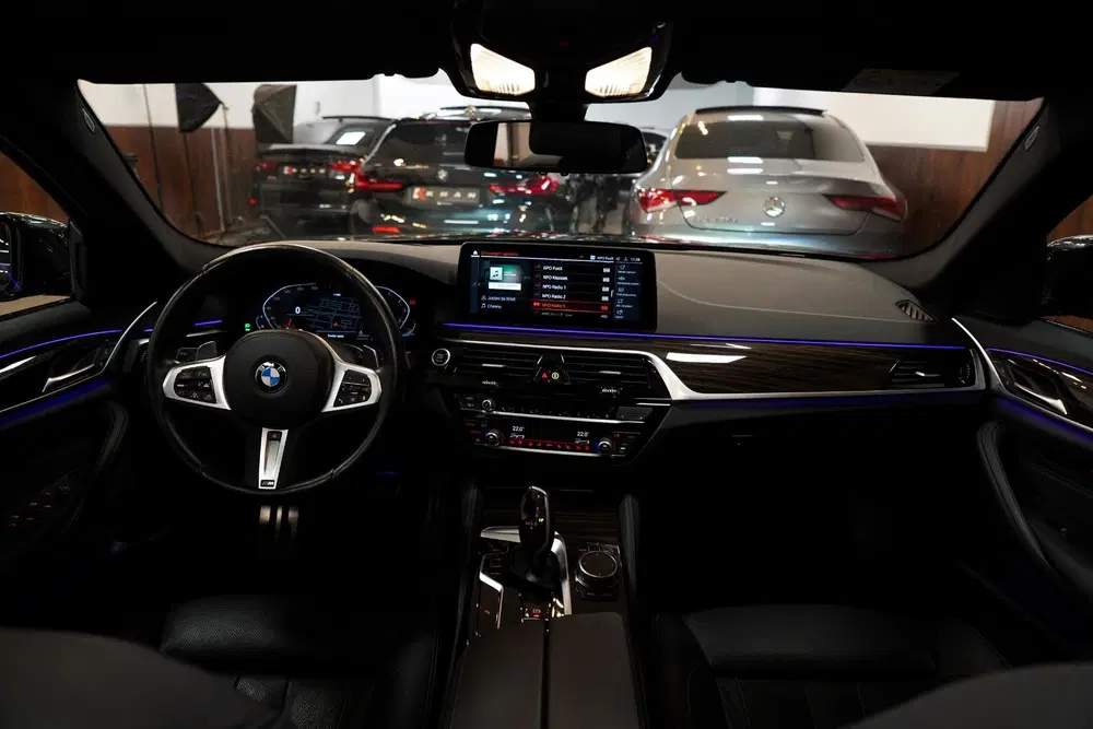 BMW 5-serie 530i M-Sport M Sport uit 2023, foto 20