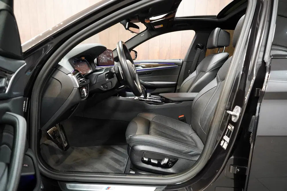 BMW 5-serie 530i M-Sport M Sport uit 2023, foto 4
