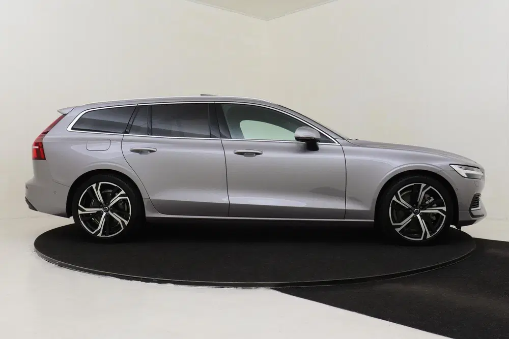 Volvo V60 T6 PLUG-IN HYBRID AWD ULTRA BRIGHT *UNIEK uit 2025, foto 13