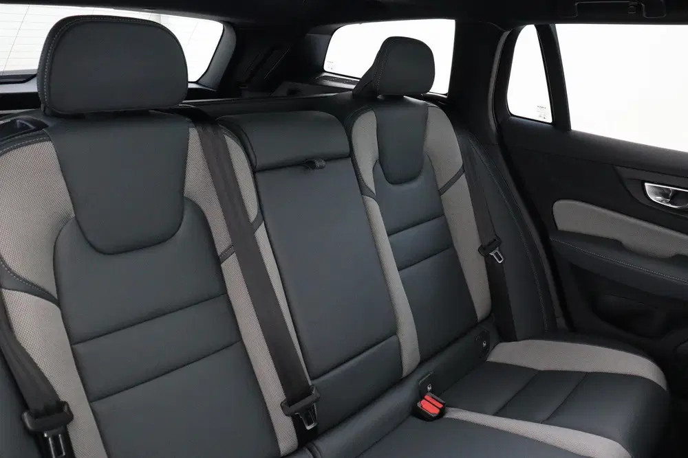 Volvo V60 T6 PLUG-IN HYBRID AWD ULTRA BRIGHT *UNIEK uit 2025, foto 14