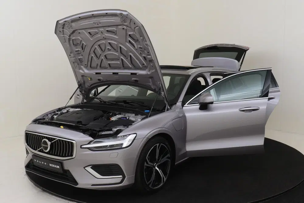 Volvo V60 T6 PLUG-IN HYBRID AWD ULTRA BRIGHT *UNIEK uit 2025, foto 17