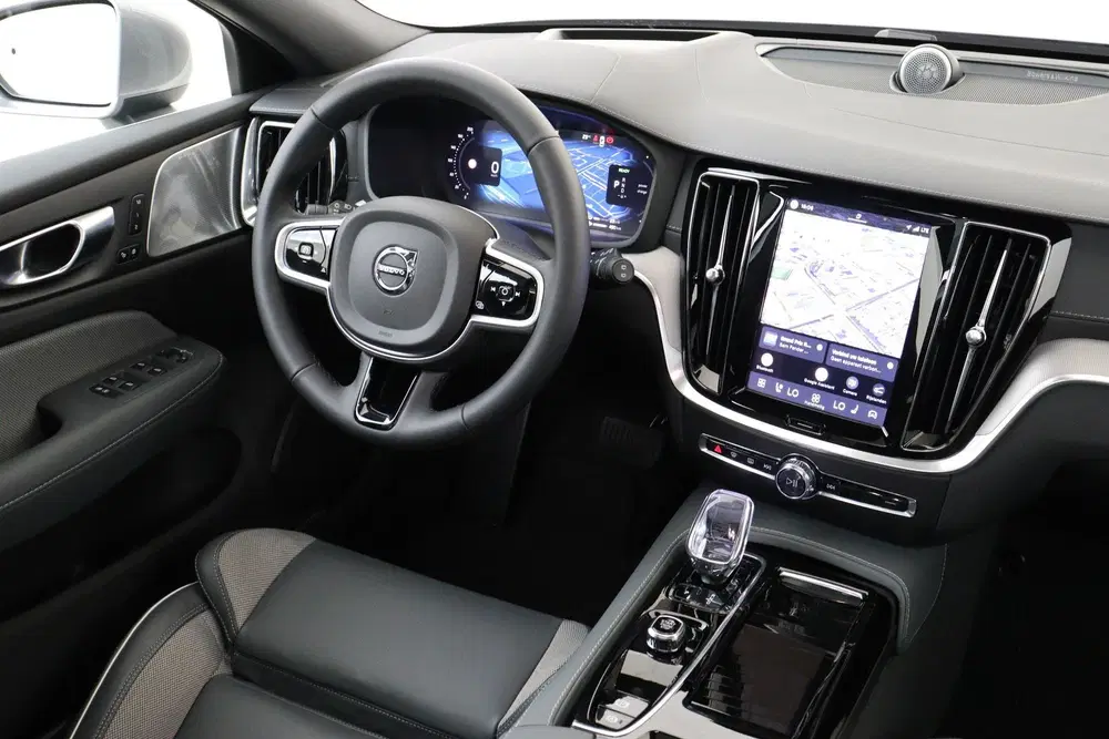 Volvo V60 T6 PLUG-IN HYBRID AWD ULTRA BRIGHT *UNIEK uit 2025, foto 6