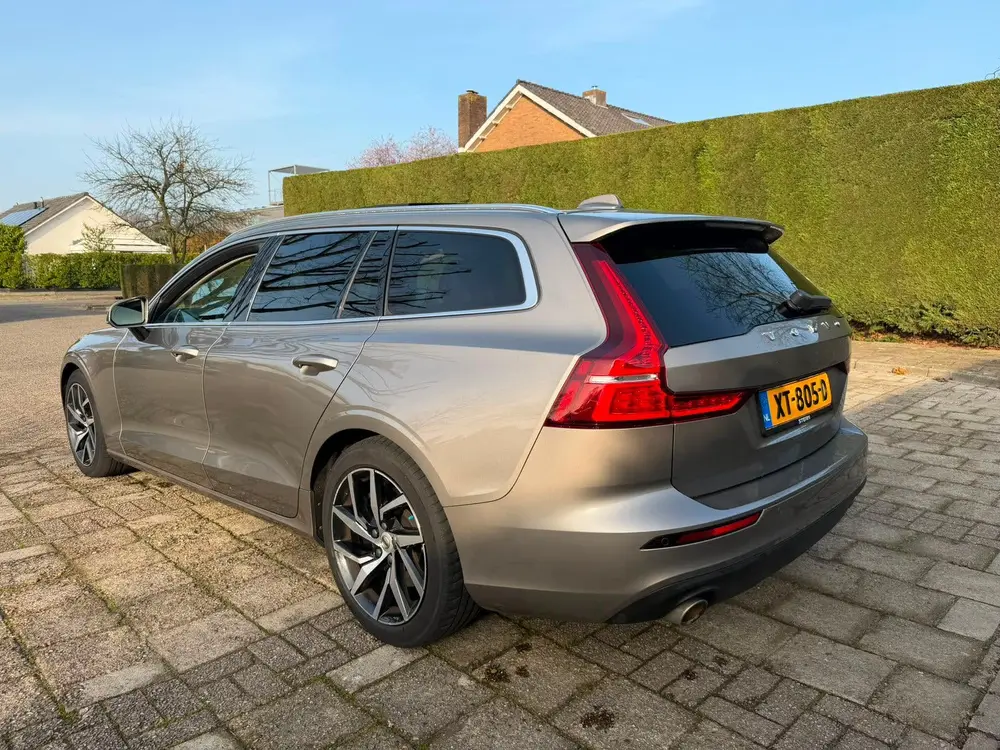 Volvo V60 T5 250pk Geartronic 2019 Grijs uit 2019, foto 6
