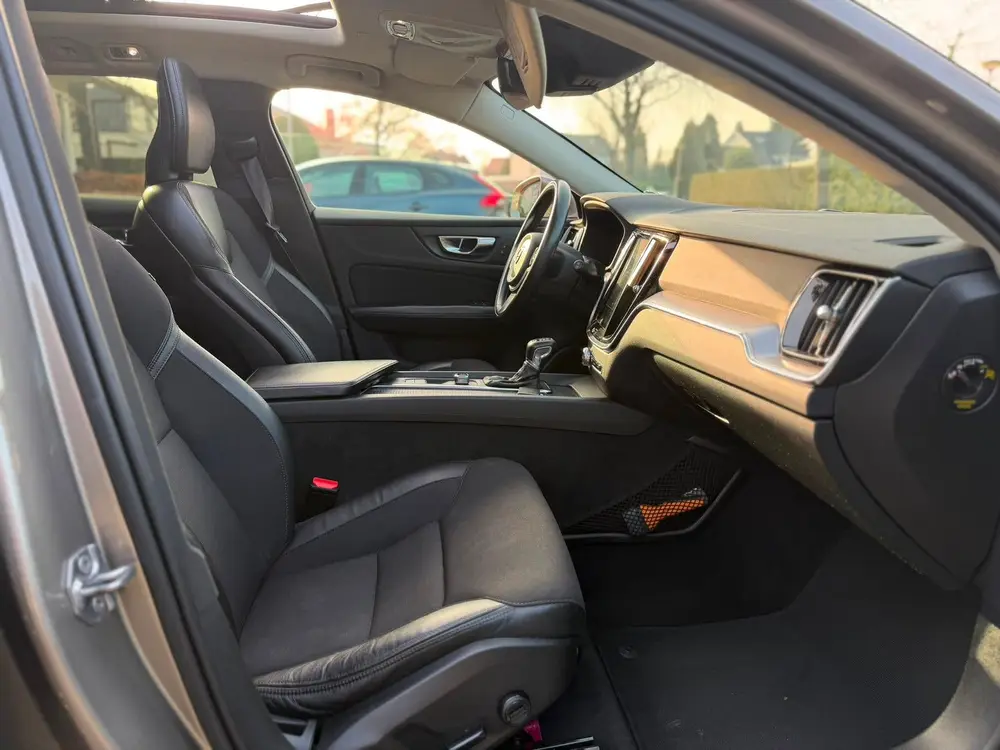 Volvo V60 T5 250pk Geartronic 2019 Grijs uit 2019, foto 7