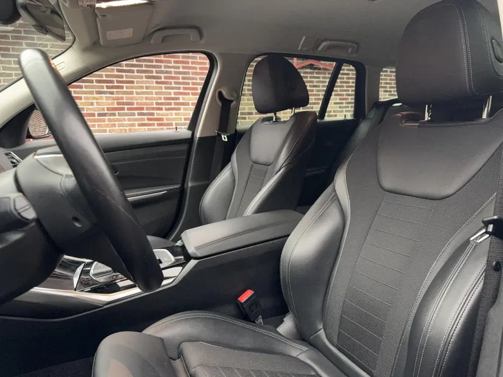 BMW 3-serie 330e Business Edition Plus uit 2021, foto 12
