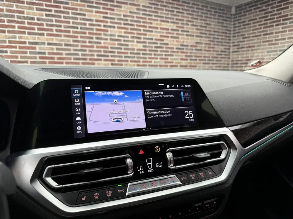 BMW 3-serie 330e Business Edition Plus uit 2021, foto 16