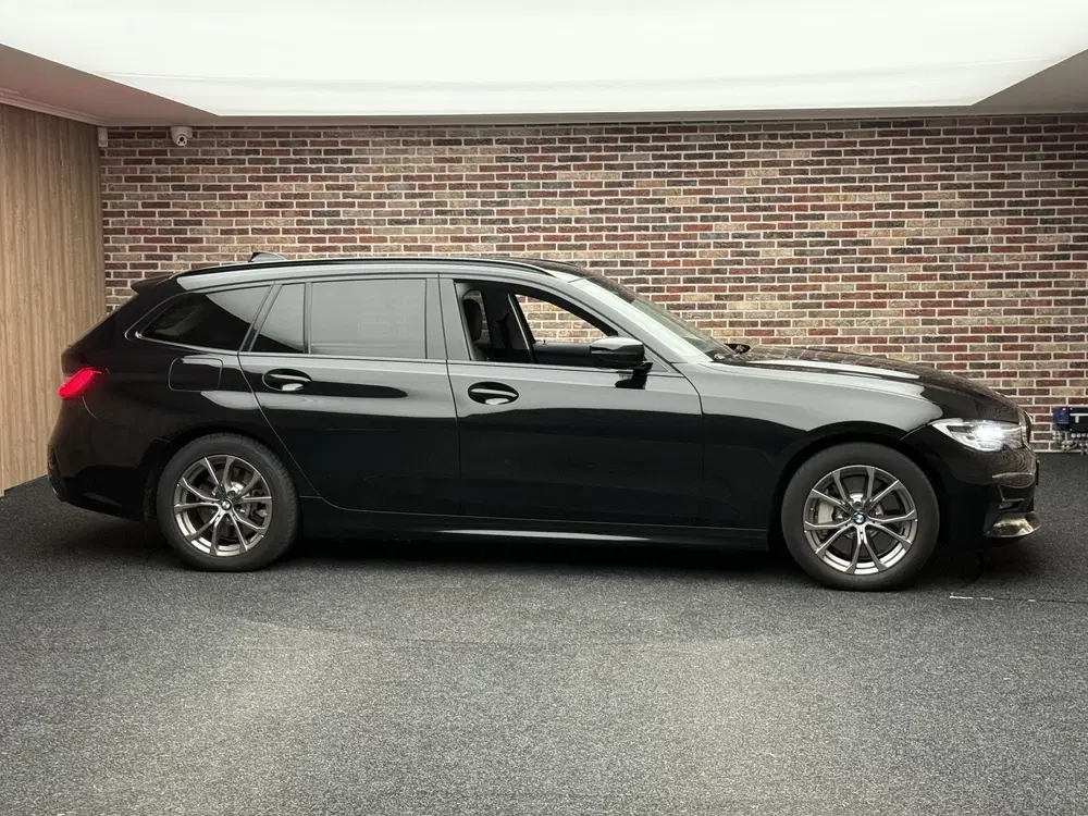BMW 3-serie 330e Business Edition Plus uit 2021, foto 4