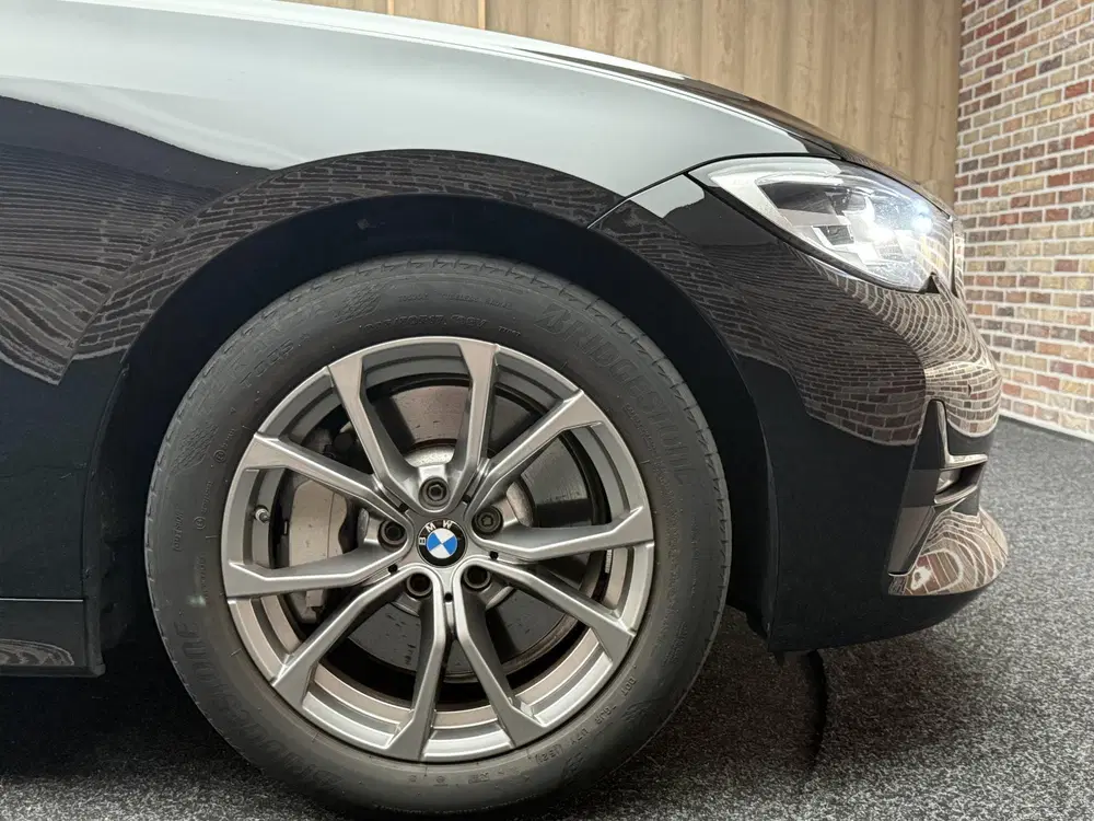 BMW 3-serie 330e Business Edition Plus uit 2021, foto 8