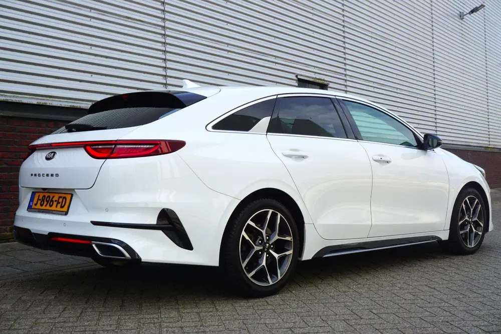 Kia ProCeed 1.0 T-GDI GT-Line uit 2020, foto 2