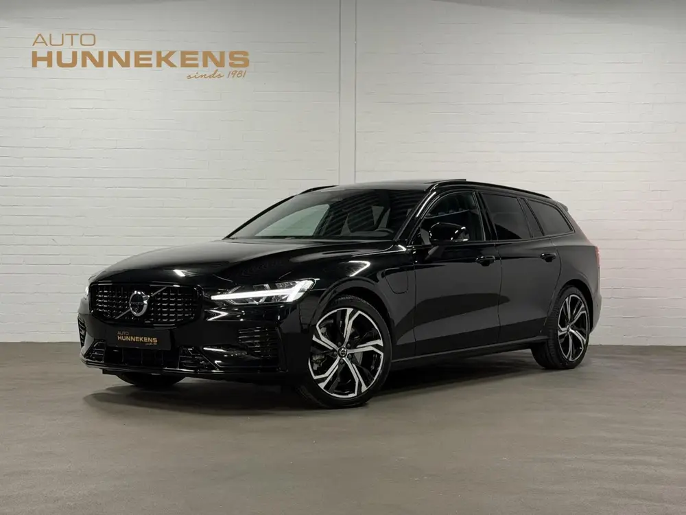 Volvo V60 2.0 T6 Plug-in hybrid AWD Plus Dark Open d uit 2025