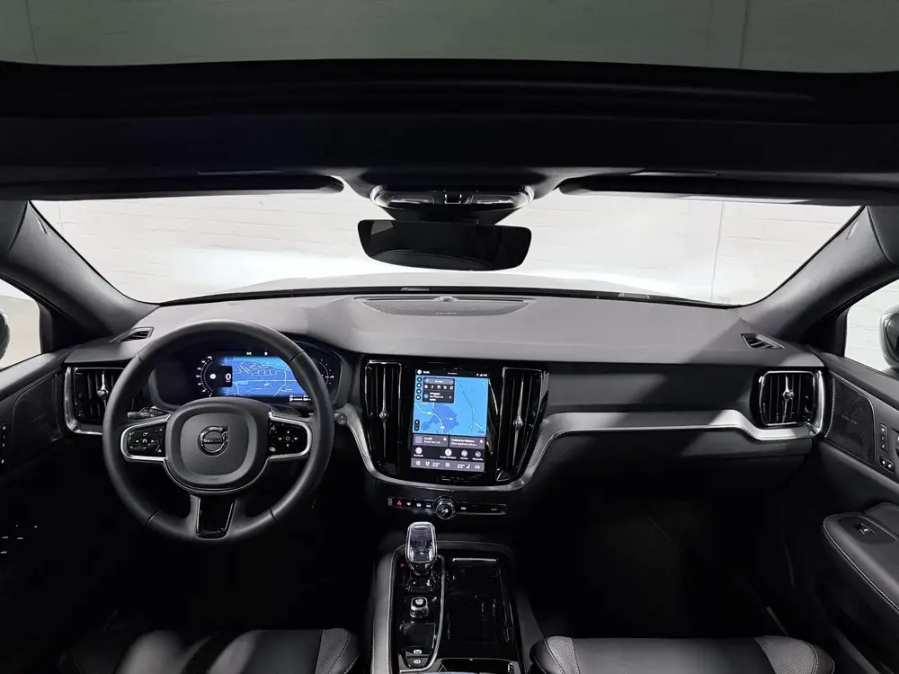 Volvo V60 2.0 T6 Plug-in hybrid AWD Plus Dark Open d uit 2025, foto 3