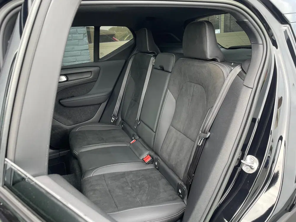 Volvo XC40 1.5 T5 Recharge Dark pano trekhaak stoelve uit 2022, foto 17