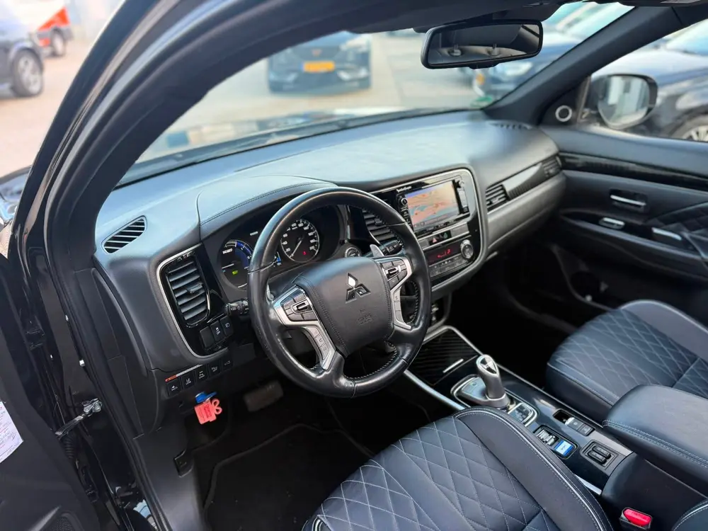 Mitsubishi Outlander 2.4 PHEV S-Edition 2019 Zwart 224pk uit 2019, foto 10
