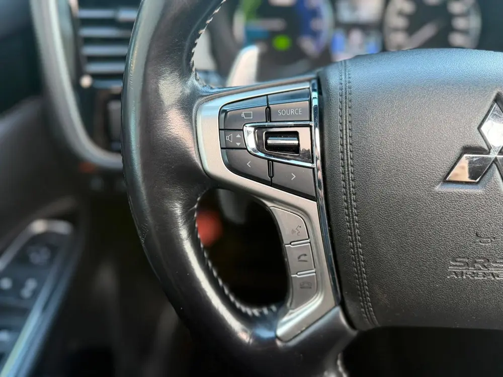 Mitsubishi Outlander 2.4 PHEV S-Edition 2019 Zwart 224pk uit 2019, foto 17
