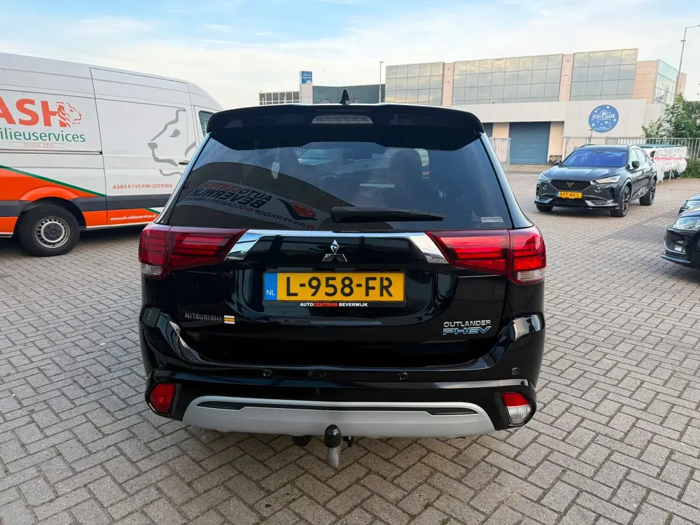 Mitsubishi Outlander 2.4 PHEV S-Edition 2019 Zwart 224pk uit 2019, foto 6