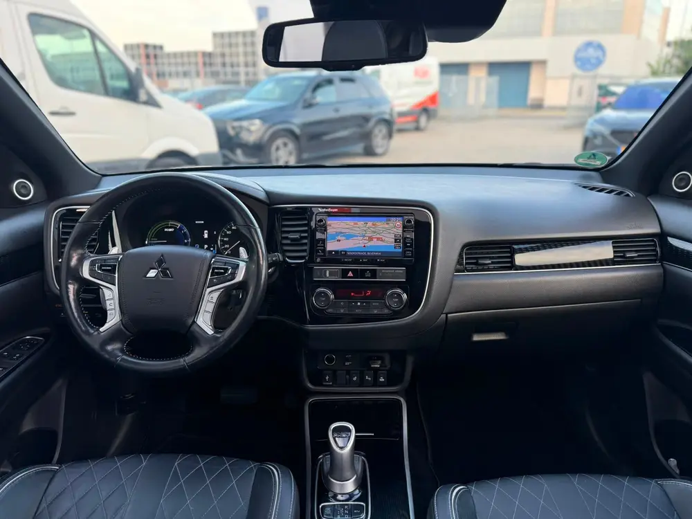 Mitsubishi Outlander 2.4 PHEV S-Edition 2019 Zwart 224pk uit 2019, foto 8