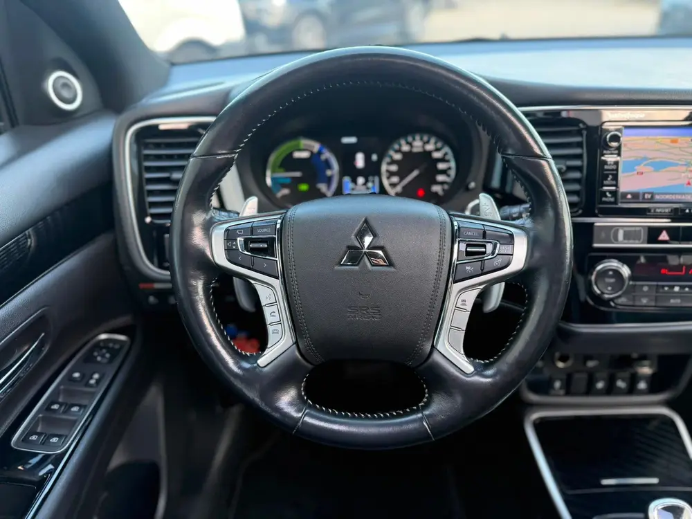 Mitsubishi Outlander 2.4 PHEV S-Edition 2019 Zwart 224pk uit 2019, foto 9