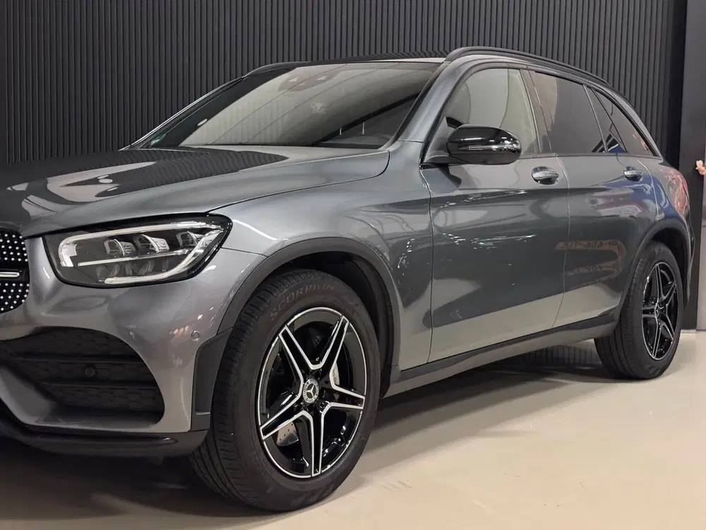 Mercedes-Benz GLC 200 4MATIC AMG uit 2022, foto 3
