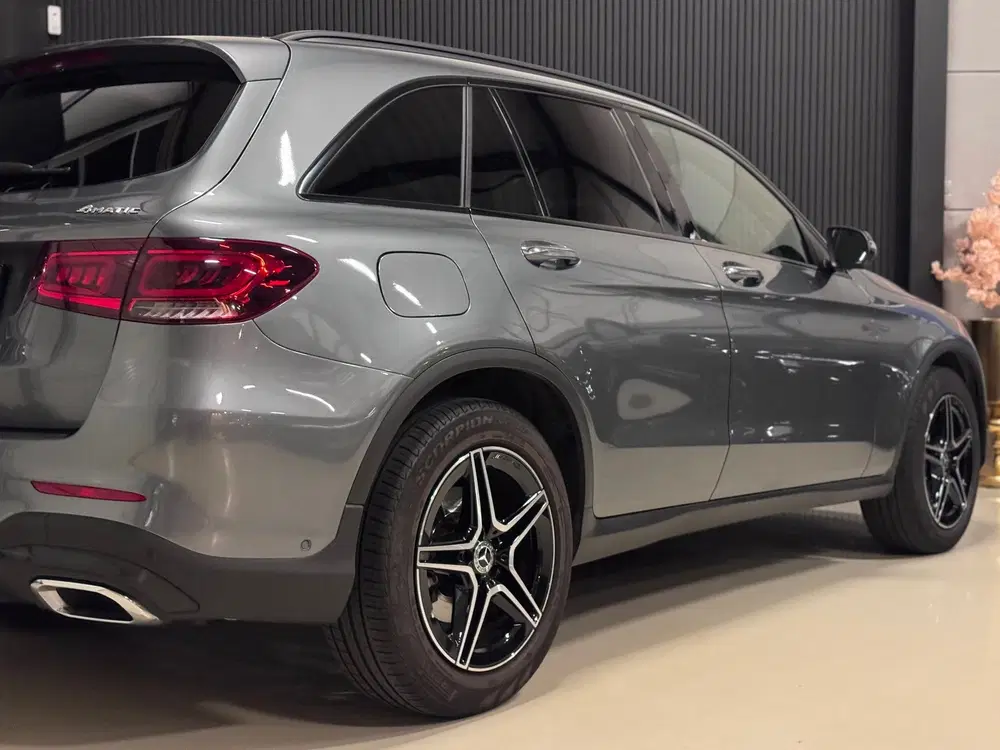 Mercedes-Benz GLC 200 4MATIC AMG uit 2022, foto 4
