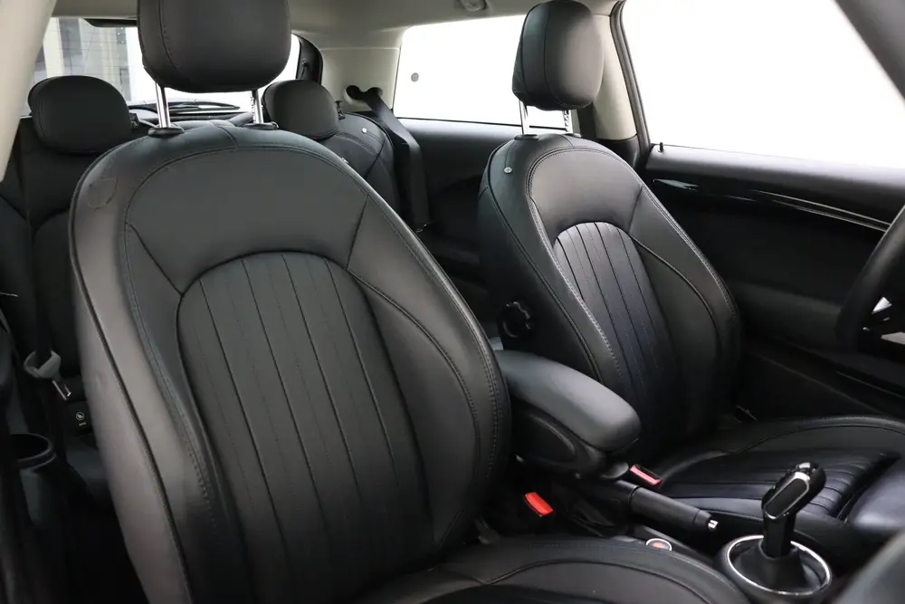 Mini Hatchback Cooper S Chili Automaat / Comfortstoelen / Mu uit 2019, foto 18