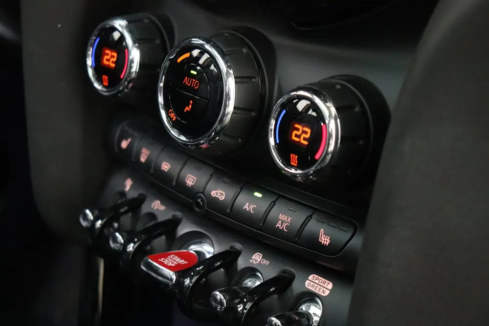 Mini Hatchback Cooper S Chili Automaat / Comfortstoelen / Mu uit 2019, foto 20