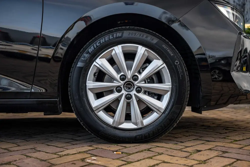 Opel Astra 1.2 Turbo Edition uit 2025, foto 9