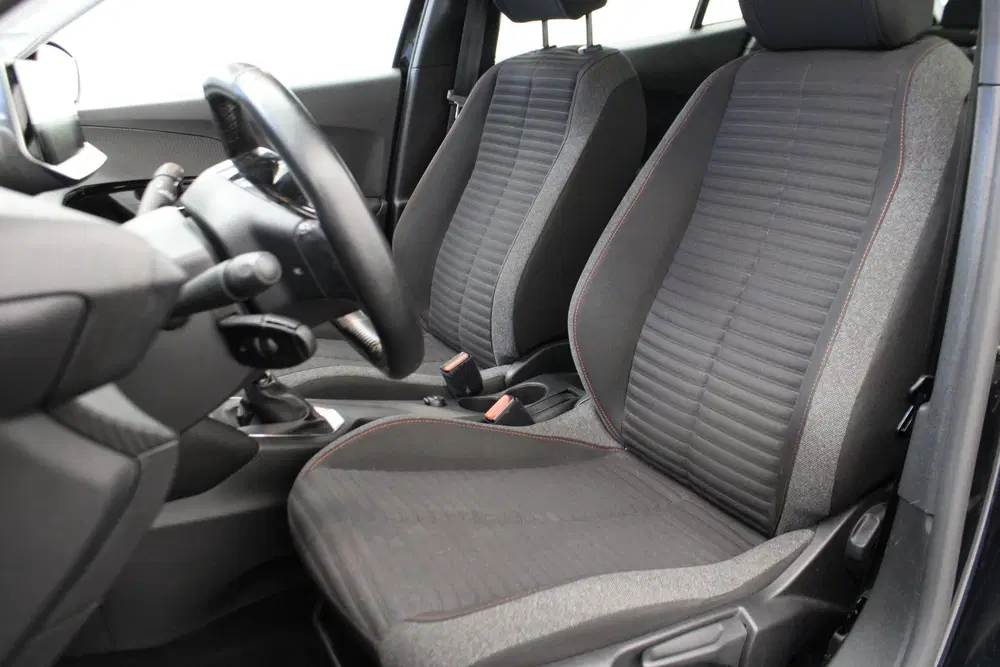 Peugeot 2008 1.2 PureTech Active (bj 2022) uit 2022, foto 13