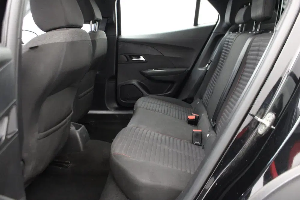Peugeot 2008 1.2 PureTech Active (bj 2022) uit 2022, foto 14