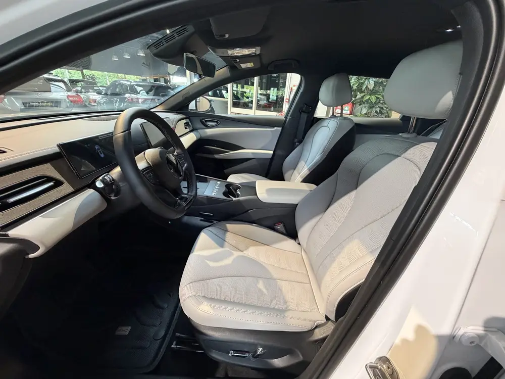 BYD Seal 6 1.5 DM-i PHEV uit 2026, foto 10