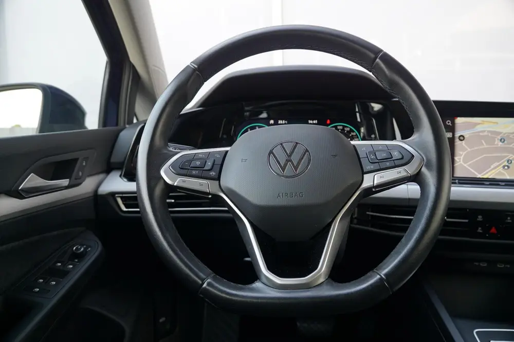 Volkswagen Golf 1.0 eTSI 110pk DSG Life | Navigatie | Apple uit 2023, foto 18