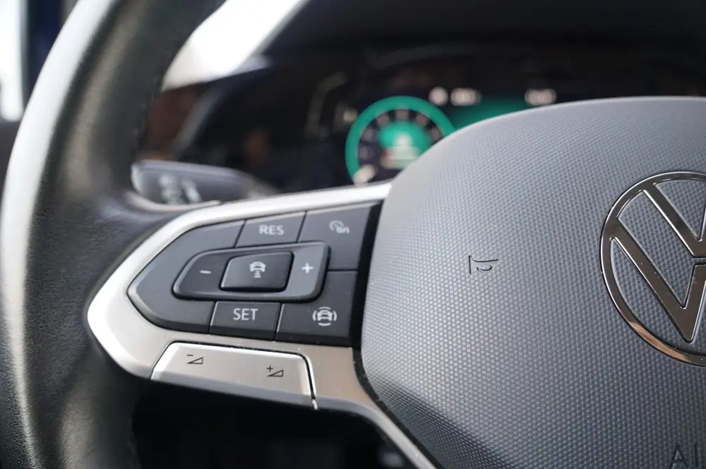 Volkswagen Golf 1.0 eTSI 110pk DSG Life | Navigatie | Apple uit 2023, foto 20