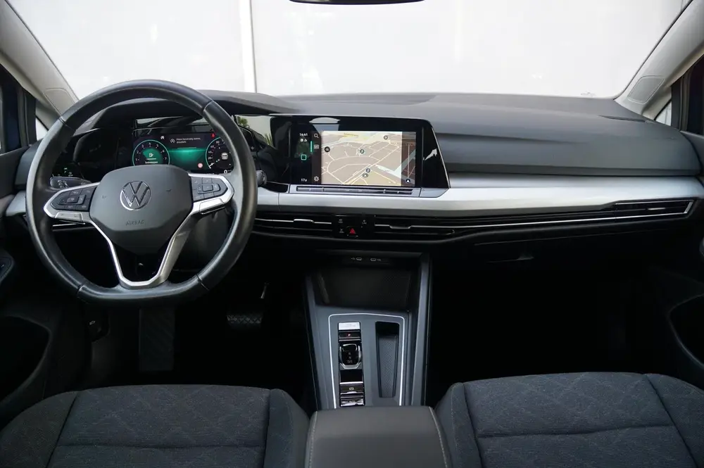 Volkswagen Golf 1.0 eTSI 110pk DSG Life | Navigatie | Apple uit 2023, foto 5