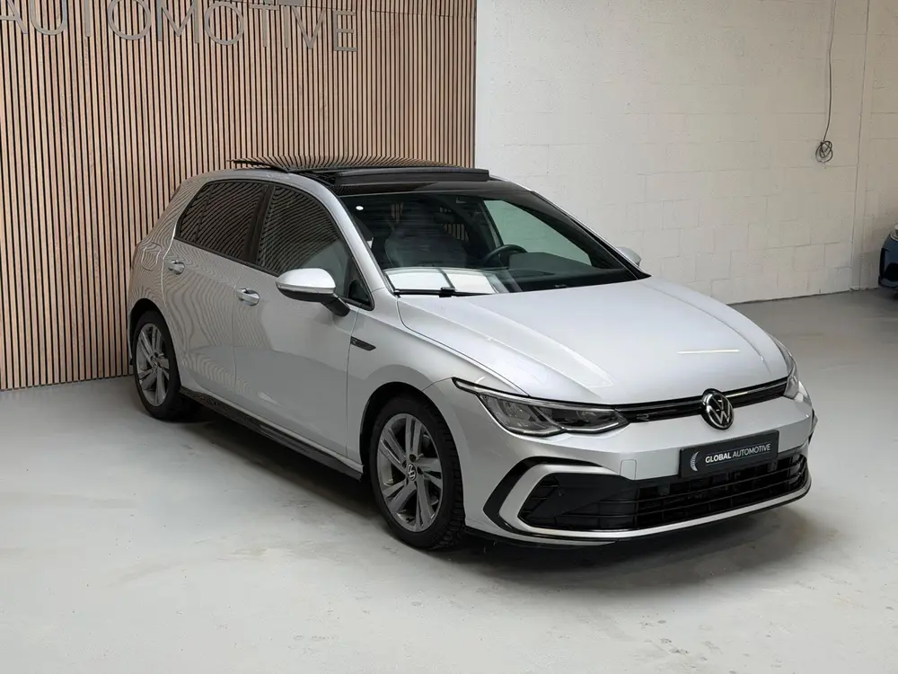 Volkswagen Golf 1.5 TSI 150PK R LINE - PANORAMADAK - STUURVE uit 2021, foto 2