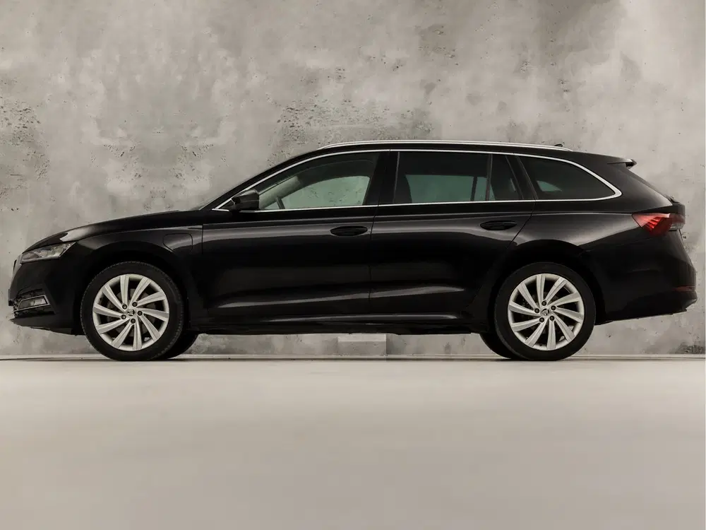 Skoda Octavia 1.4 TSI iV PHEV Sport 218Pk Automaat (VI uit 2021, foto 2