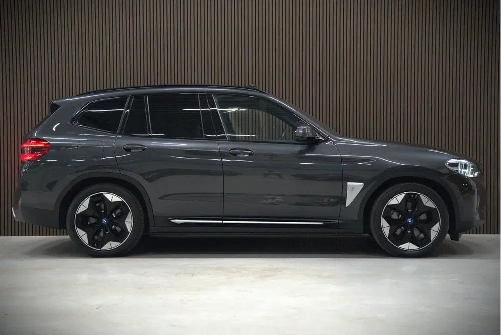BMW iX3 High Executive 80 kWh uit 2021, foto 10